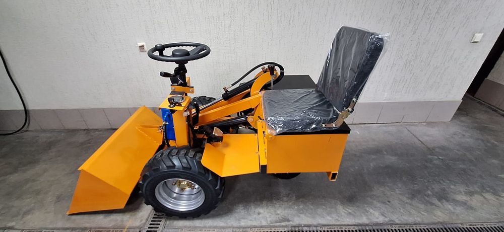 трактор трехколесный на электроприводе