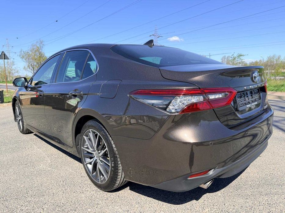 Toyota Camry Hybrid