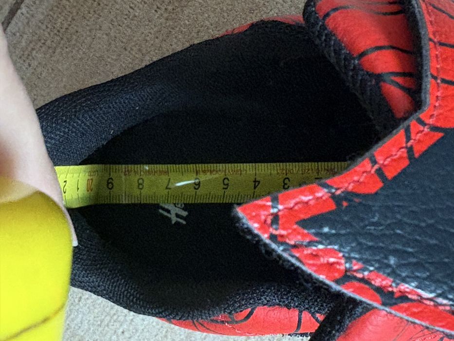 Adidasi h&m spiderman cu lumini