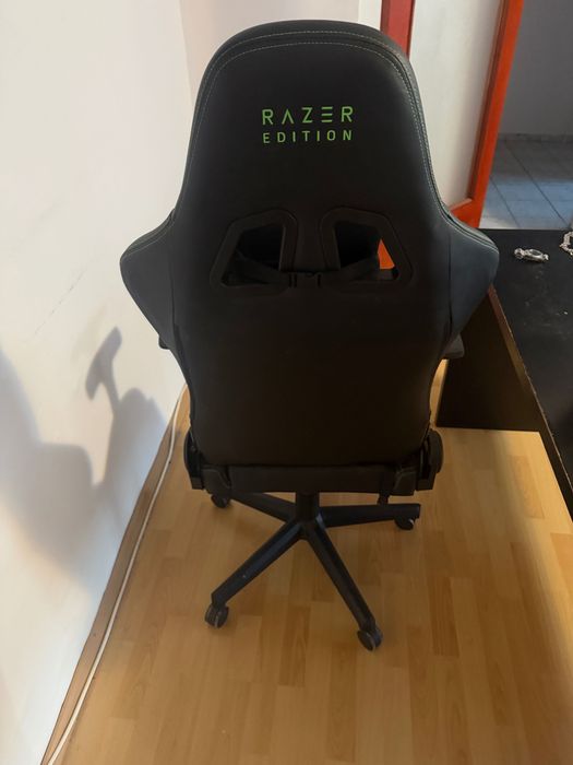 Scaun Gaming Razer