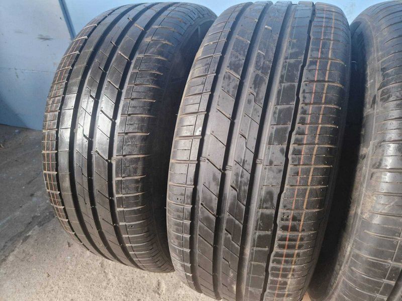 Audi Q8 R19/4M8 нови летни гуми с оригин. джанти
и датчици 265/55/R19