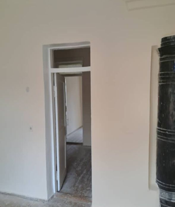 Котежд сотилади,тез ва арзон. Когон шахрида.  Марказида.