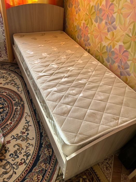 Продам кровать + матрас