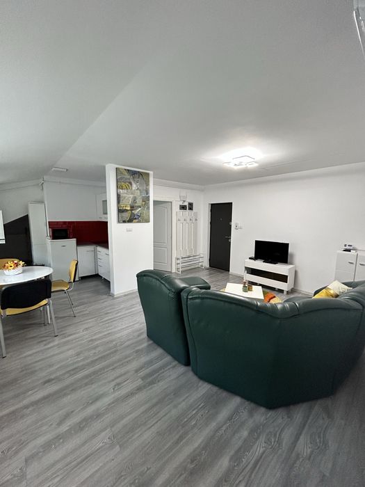 Apartament 2 camere, centrala proprie, 15 min de Facultatea de Medicina UVVG, zona cu supermarketuri si transport in comun