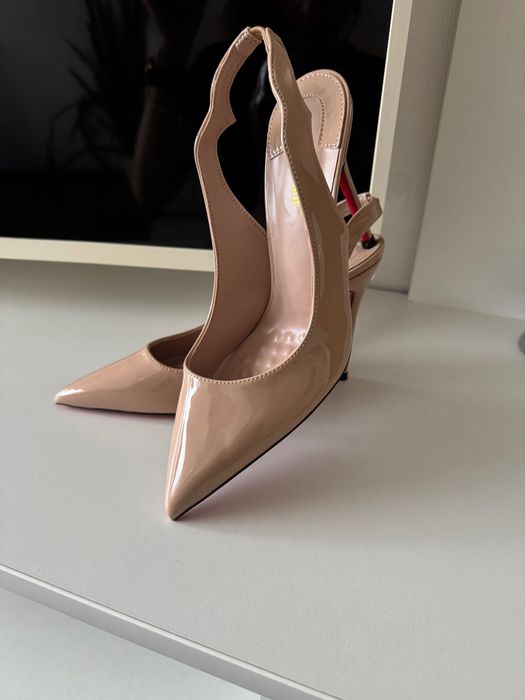 Стилни обувки в бежово