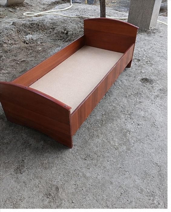 Продаётся кровать в отличном состоянии..Divan sotiladi