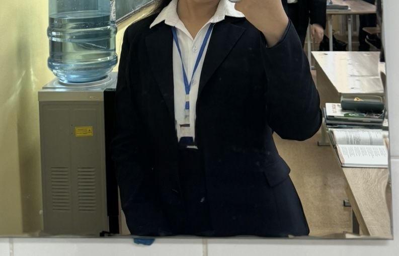 Школьный пиджак и юбка для девочек