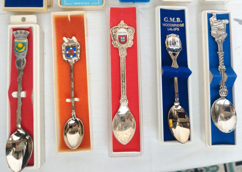 Lot 10 lingurite suvenir placate cu argint, de colectie, din anul 1994