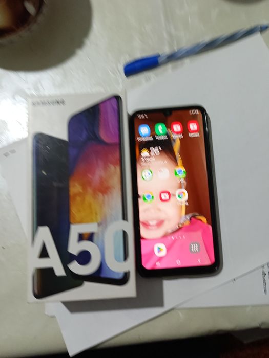 Телефон и аксессуар