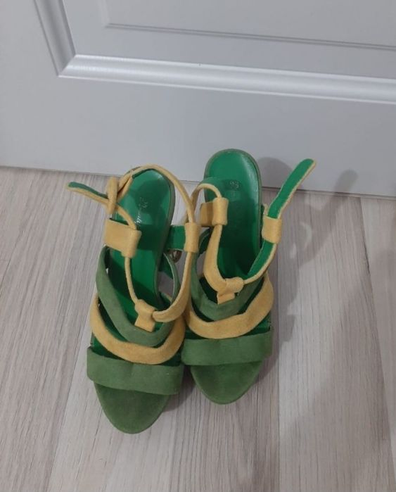 Sandale cu toc ,mărimea 36