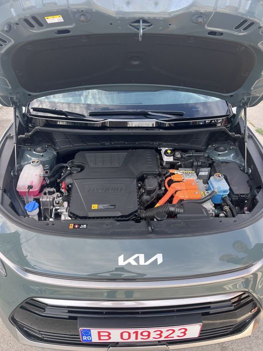 Vand Kia Niro PHEV 2024 nivel echipare Premium business