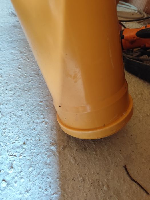 2бр. PVC тръба ф 160 5м. sn4 и 5 дъги ф160 на 45 градуса 45
