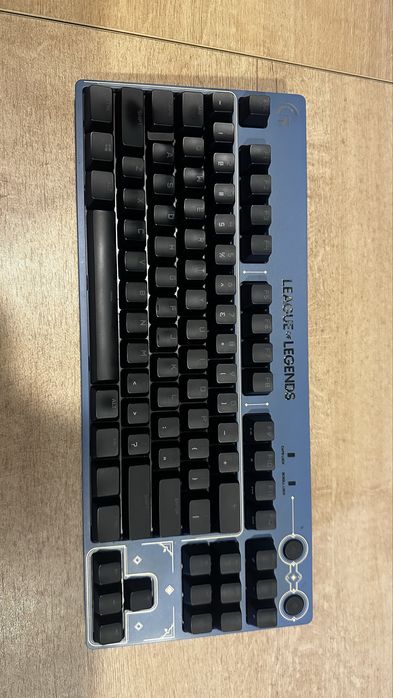 Продам клаву Logitec LOL Pro