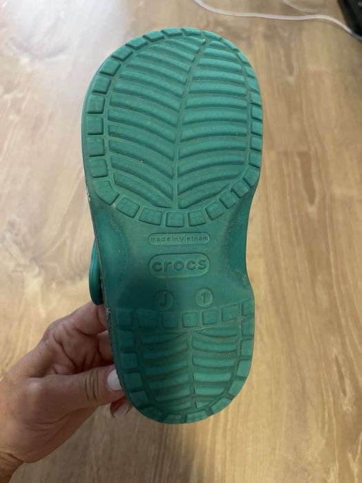 Сандали Crocs  номер 32-33