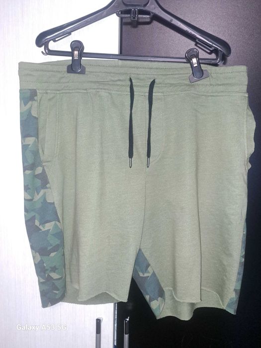 Pantaloni camuflaj