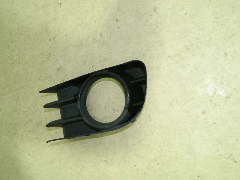 Grila proiector partea stanga, Renault Megane 2, 2002, 2003, 2004, 2005, 2006, 2007, 2008,, 8200115117