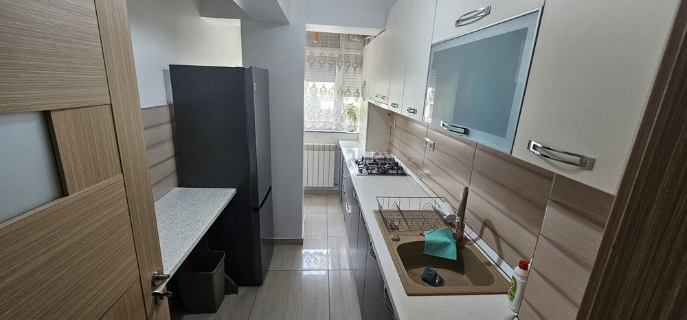 Apartament 3 camere de inchiriat