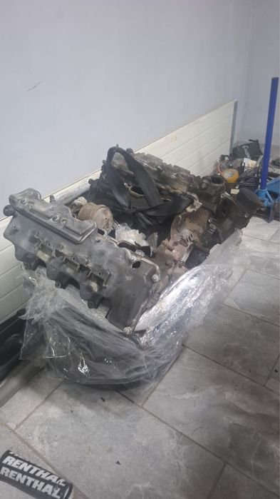 Мотор на мерседес 2.6 v образка