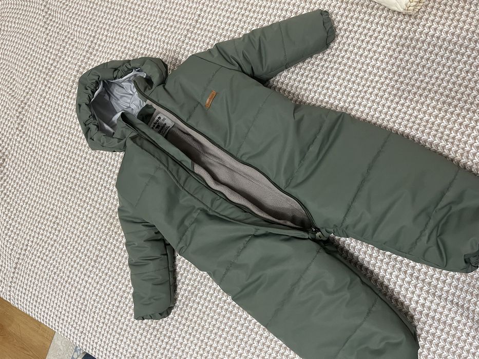 Продам детский зимний комбинезон