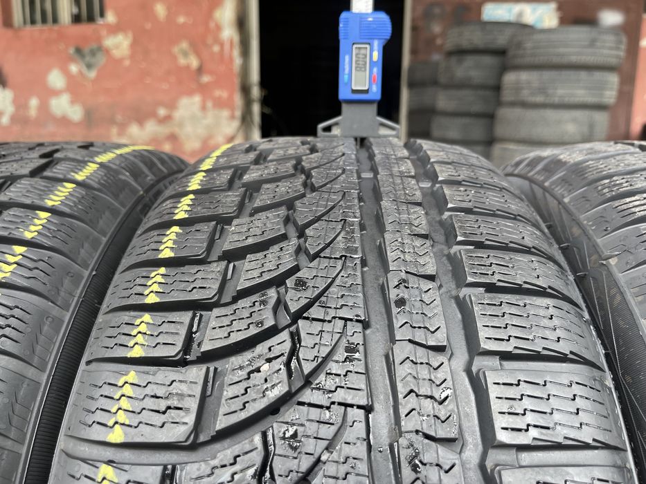 4 anvelope de iarna Nokian 215/40/17 ca noi