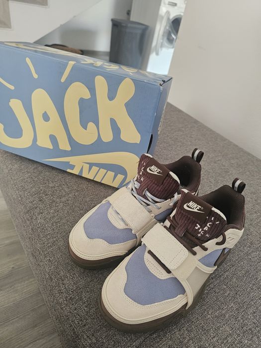 Adidasi nike zoom Travis Scott