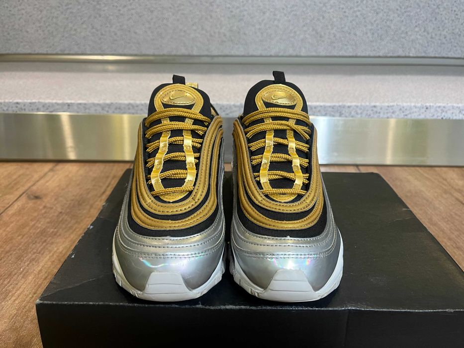 ОРИГИНАЛНИ *** Nike Air Max 97 Se / Metallic Gold /Metallic Gold