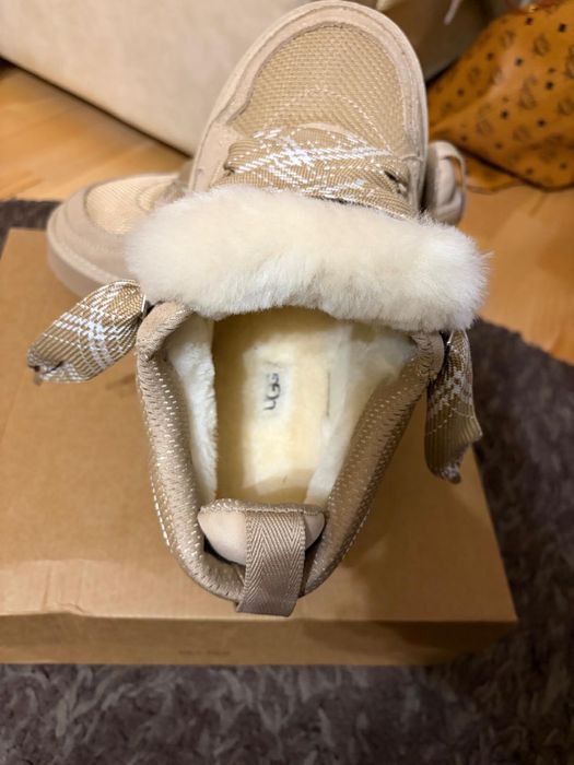 Adidasi ugg marimea 43
