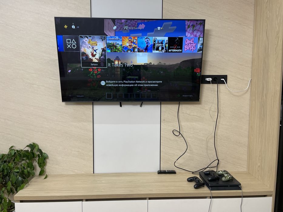 PS4 slim срочно сатылады