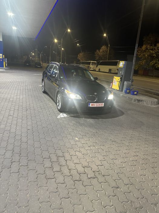 Bmw e61 2005 2.5d fara defecte
