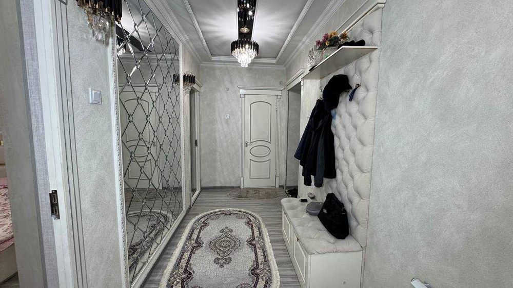 Ватний Мерос магазини 2 қаватда 3 хонали квартира сотилади.D: 1522