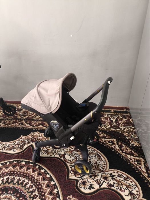 Коляска и стульчик для кормления и люлка срочно продается