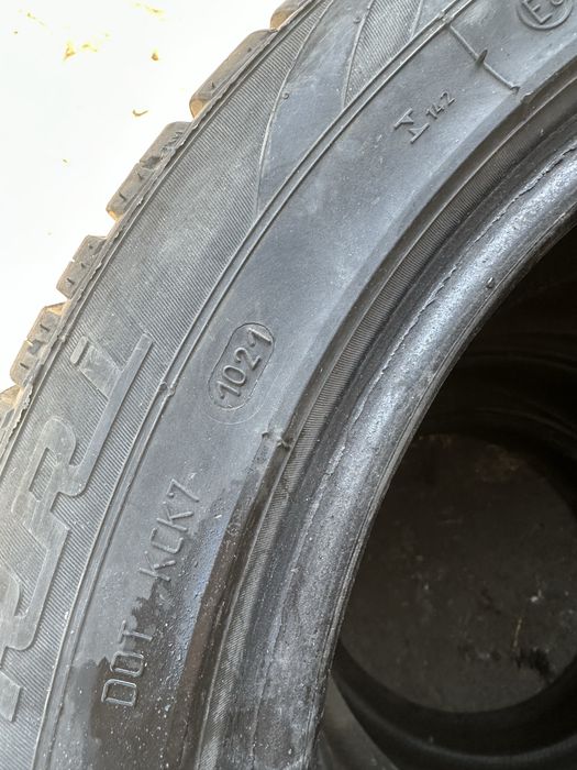 Vand caucicuri premiorri 225 50 R17