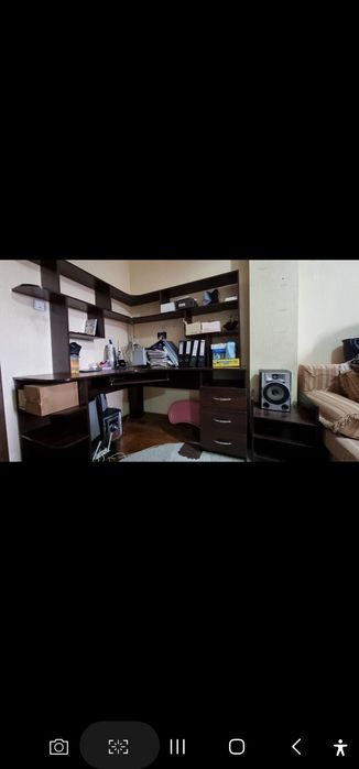 Продаю стол  и зеркало.