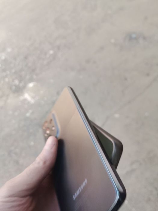 Samsung A 53 5g.