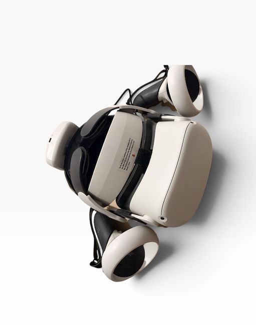 Oculus Meta Quest 2 VR cu BOBOVR M2 Pro și baterie externă