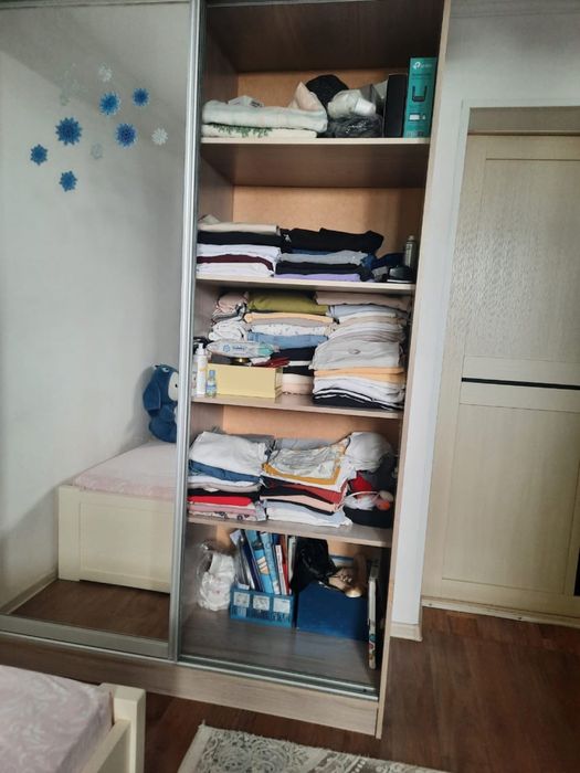 Вместительный шкаф