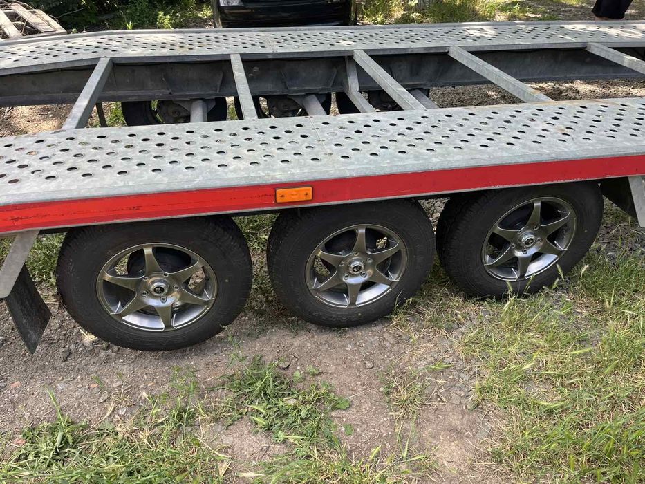 Джанти с гуми за платформа, ремарке