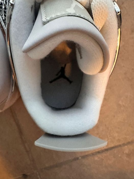 Jordan 4 Frozen Moments