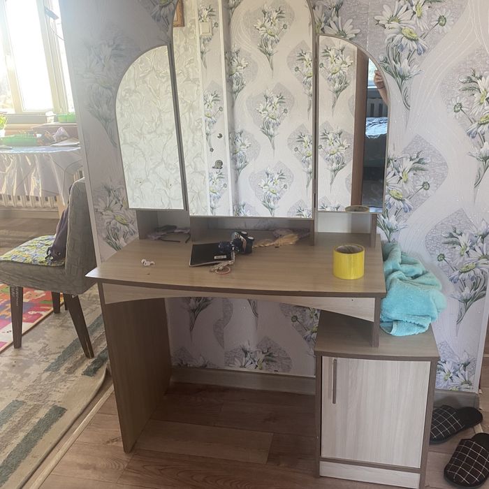 Туалетный столик