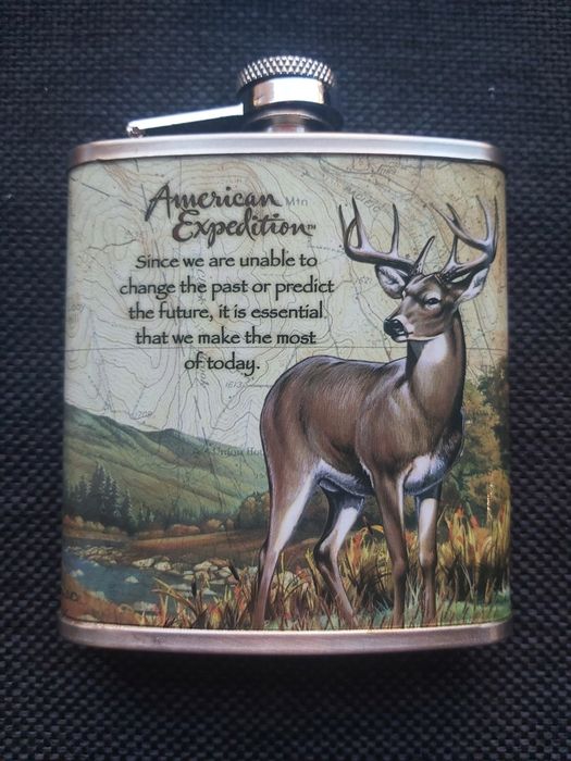 Красиво изрисувана манерка за алкохол AMERICAN EXPEDITION, 7oz /207ml