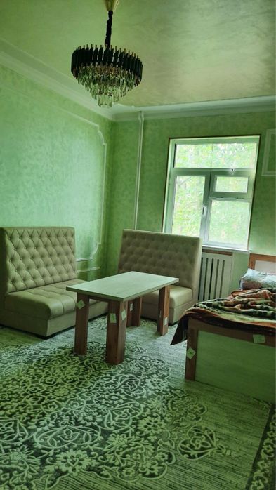 Yashnabod metrosi yonida 3 xonali uyga 4-talaba qiz kerak