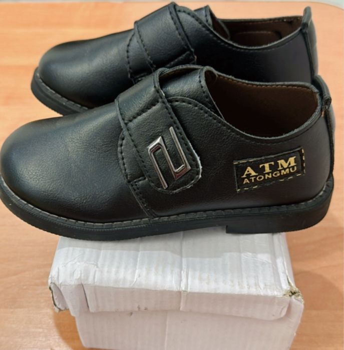 Продам новый туфли для мальчика