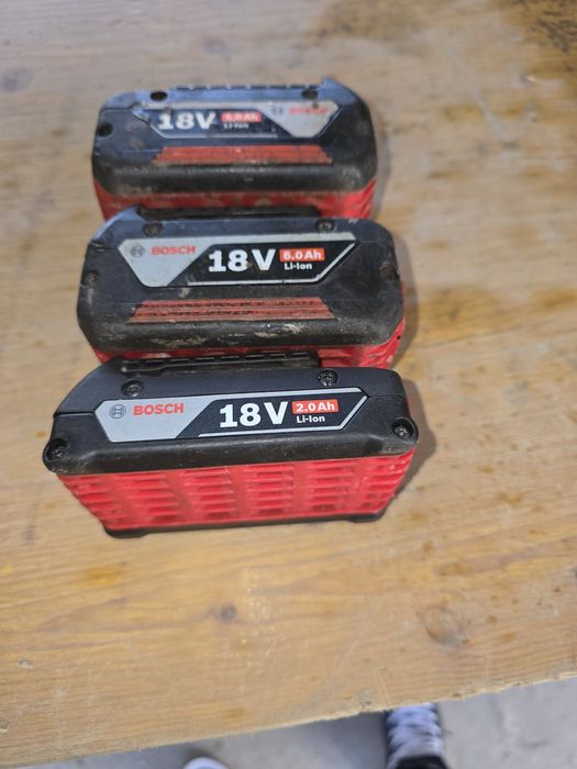 Set 3 baterii Bosch Professional 18V Li-Ion – 2x 5.0Ah + 1x 2.0Ah – functionale