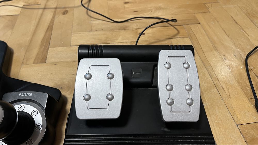 волан със скоростен лост и педали  Tracer