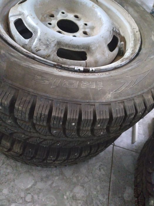 Продам шины зимние 4 штуки