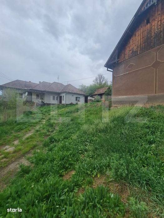 Casa individuala si 5.500 mp de teren intravilan, loc. Sanpaul, Cluj