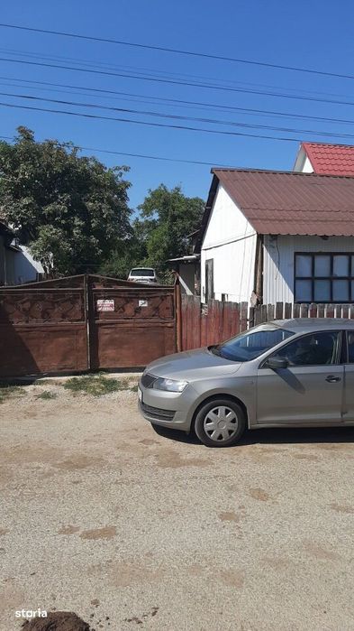 PROPRIETAR-Vand casa cu teren Lapos  (Darmanesti)