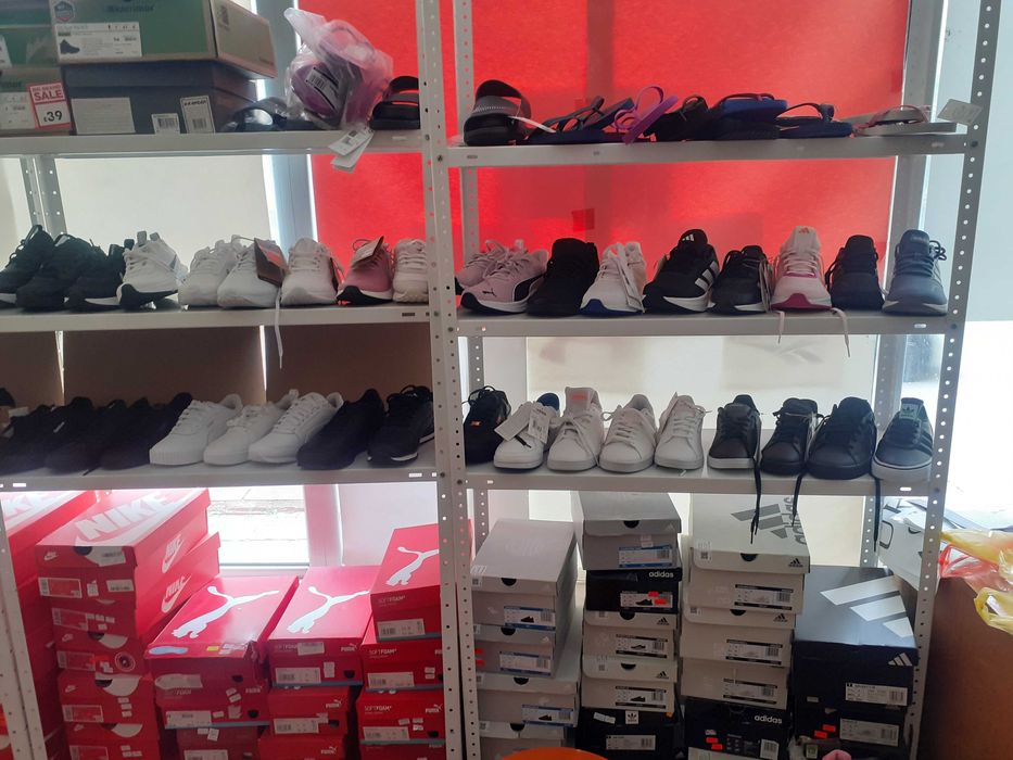 Разпродажба на едро! Оригинални маратонки и други спортни артикули