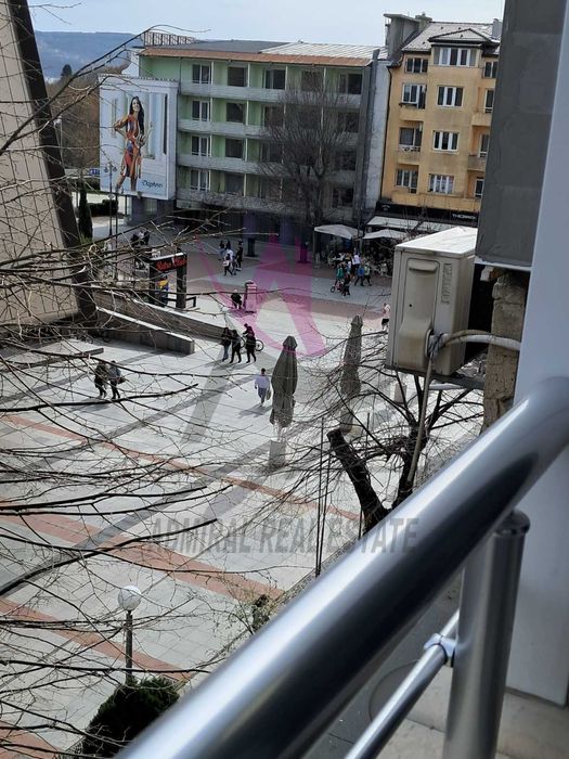 Дава се под наем Тристаен апартамент в Варна, Център - 116 кв.м за 900 € - Снимка #6