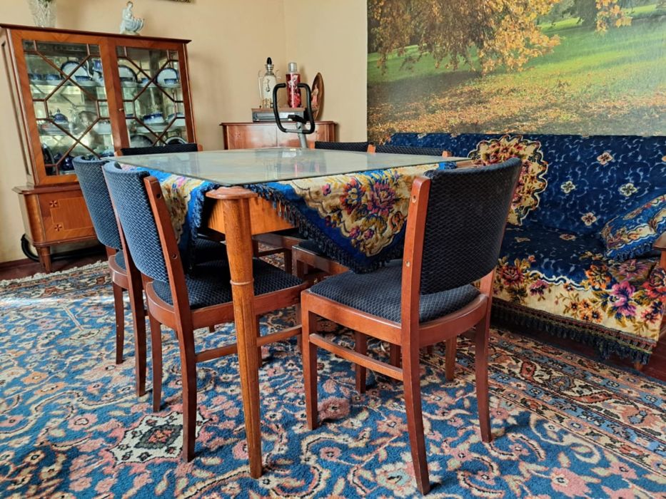 Masa lemn masiv si  6 scaene tapitate